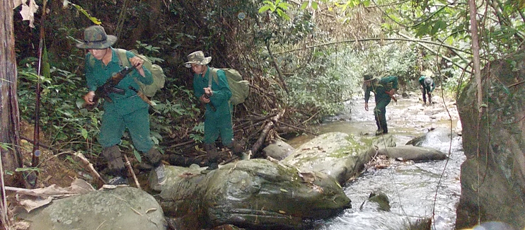 An enforcement team conduct a good patrol in Phou Sitho